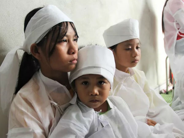 Vụ 2 vợ chồng và con trai chết thảm dưới bánh ôtô: Thương xót 3 đứa trẻ bỗng chốc mồ côi
