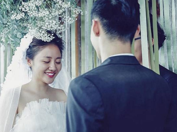 Văn Mai Hương khiến dân mạng sửng sốt khi khoe giấy đăng ký kết hôn, ngày lên xe hoa không còn xa?
