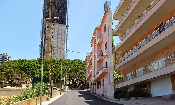 Ngôi nhà người em đố kỵ xây chắn tầm nhìn của anh