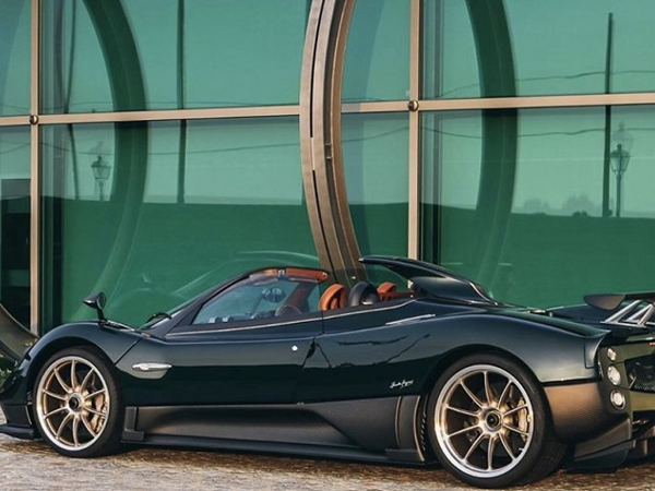 'Soi' siêu xe Pagani Zonda Venti phiên bản kỷ niệm 20 năm