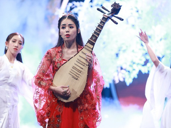 Trường Giang đòi đệm đàn cho Hương Ly hát 'Sóng Gió' sau loạt ồn ào cover ca khúc không xin phép