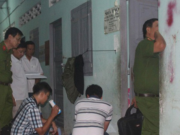 Nữ chủ nhà tử vong với thương tích ở cổ, người đàn ông chết trong tư thế treo cổ
