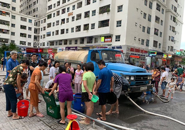 Hội bảo vệ người tiêu dùng: Phải đền bù, miễn tiền nước cả năm cho người dân
