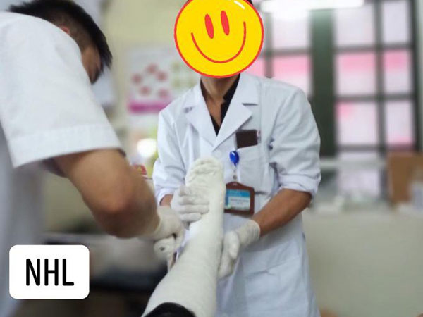 Trót mang 'con giáp thứ 13' ra khiêu khích vợ, hậu 20/10 chồng khóc thét khi nhìn xuống chân