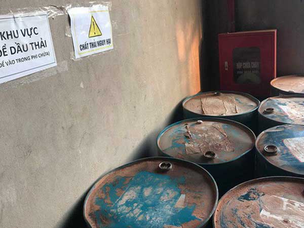Cận cảnh nơi lưu giữ dầu thải bị tuồn ra 'đầu độc' nước sông Đà của Công ty gốm sứ Thanh Hà