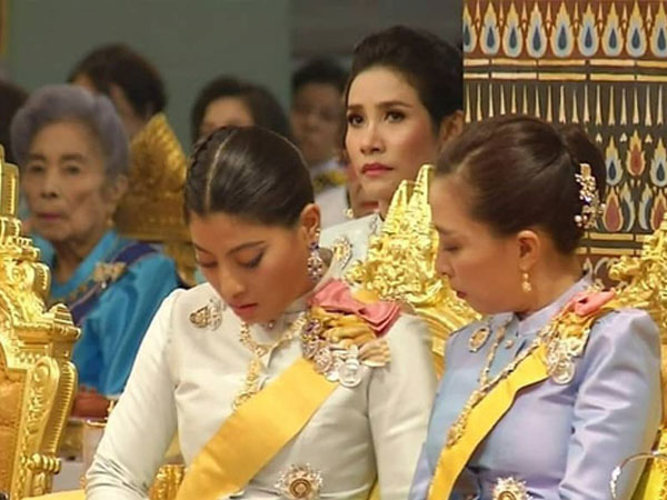Âm mưu toan tính đến đâu, Hoàng quý phi cũng phải chịu thua và phục sát đất trước cách hành xử 'cao tay' của Hoàng hậu Thái Lan