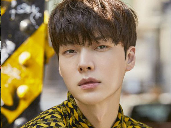 Showbiz đang loạn, Ahn Jae Hyun có động thái gây hoang mang trên Instagram
