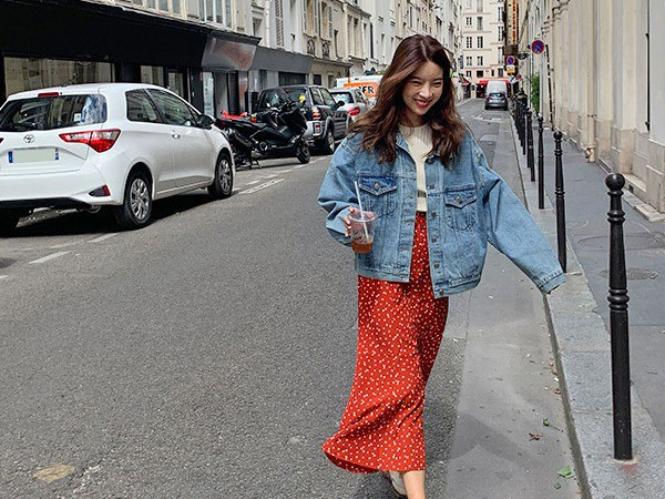 Giờ áo khoác denim toàn được diện theo cách 'điệu đời' thế này, bạn phải bắt sóng luôn để trời trở lạnh là kịp xinh đẹp