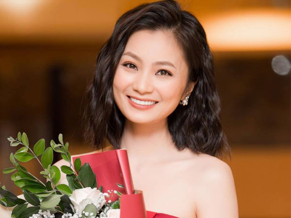 Cuộc sống trái ngược trên phim của Diệu Hương 'Hoa hồng trên ngực trái'