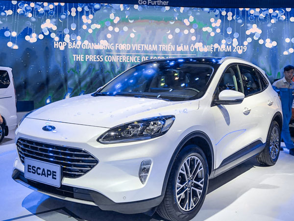 Ford Escape 2019 - 'Porsche Macan' bình dân chỉ chờ giá để cạnh tranh Honda CR-V và Mazda CX-5