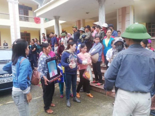 Ám ảnh hiện trường học sinh lớp 2 Hà Nội tử vong, mẹ ngã quỵ gào khóc gọi tên con