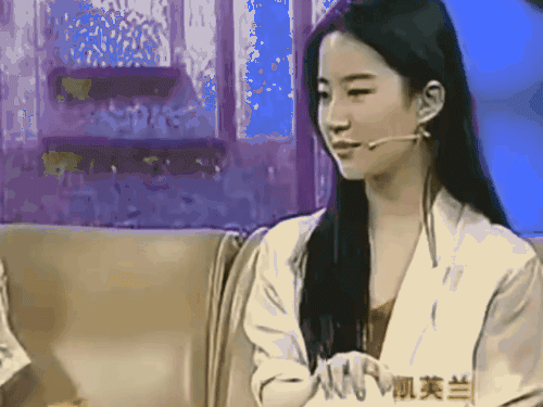 Clip Lưu Diệc Phi mất bình tĩnh, liên tục tỏ thái độ khó chịu khi bị bạn học 'bóc phốt' bất ngờ gây bão mạng