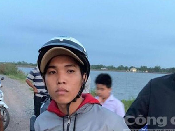 Tên cướp giật bị người dân bắt tại trận