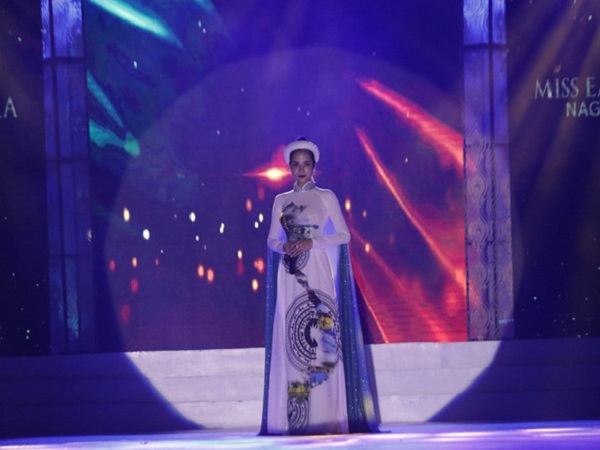 NSND Thanh Hoa nói gì khi Hoàng Hạnh hát như bị bóp cổ 'Tàu anh qua núi' ở Hoa hậu Trái đất 2019?