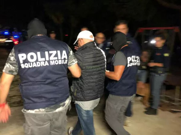 Mafia Ý và nguyên liệu làm những đôi giày độc hại tại Trung Quốc
