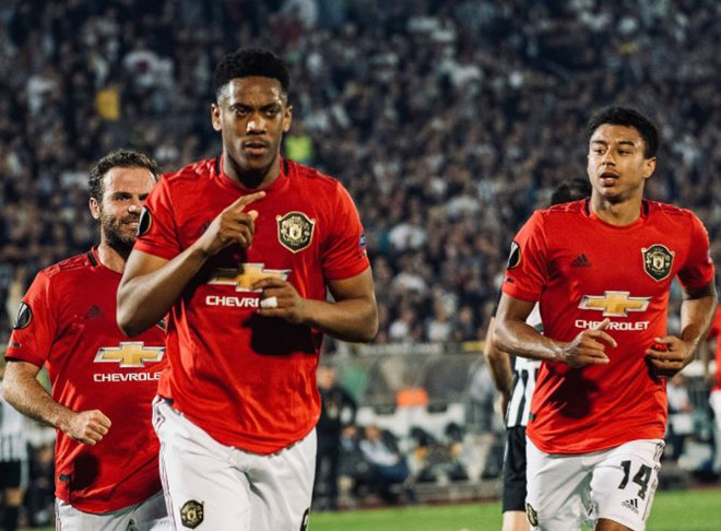 MU nhọc nhằn đánh bại Partizan trên chấm phạt đền