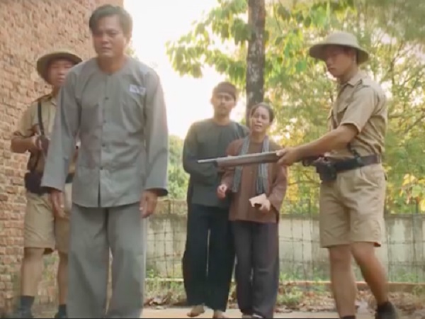 'Tiếng sét trong mưa' lộ kết bi thảm: Thanh Bình bị bắn chết, Thị Bình khóc nức nở nhìn Khải Duy đi tù