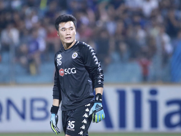 Hà Nội FC muốn gia hạn với thủ môn Bùi Tiến Dũng