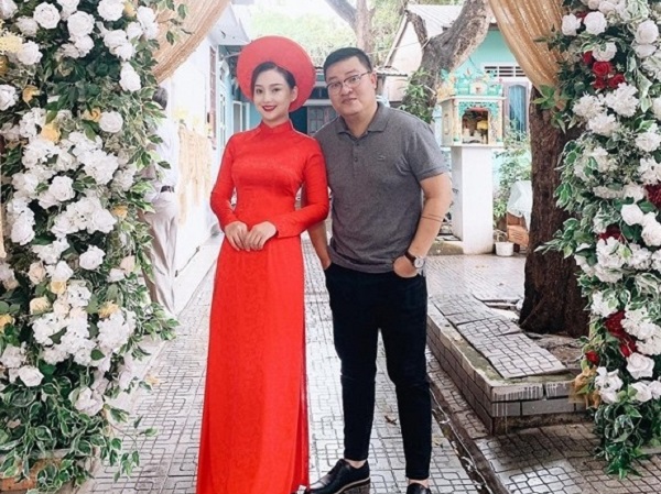 Vợ Duy Nhân tái hôn sau 4 năm sống khép kín chịu tang chồng