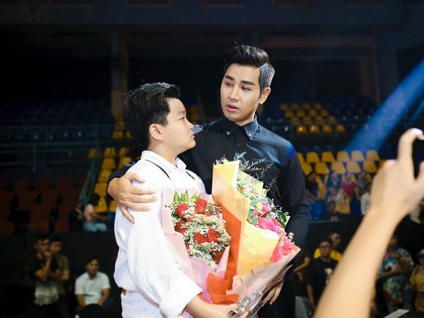 Đăng quang hụt do MC Nguyên Khang đọc nhầm kết quả, cậu bé Chấn Quốc nói gì?