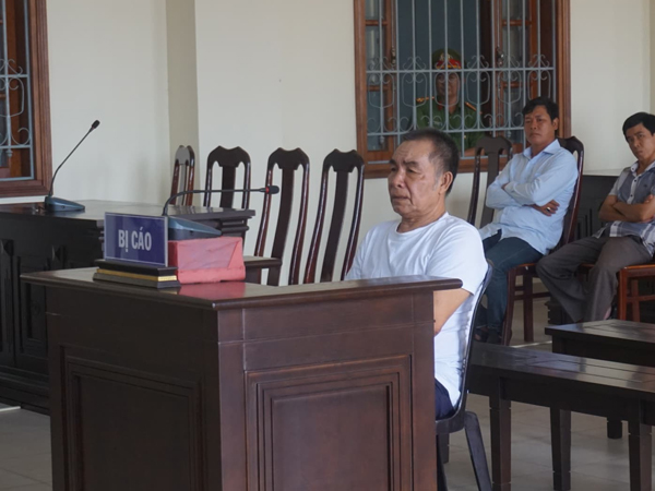 Cụ ông U80 lãnh án chung thân vì đánh chết hàng xóm 50 tuổi