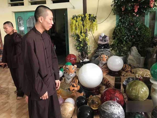 Diễn biến mới vụ 50 người đập phá nơi ở của 5 chú tiểu thi 'Thách thức danh hài'