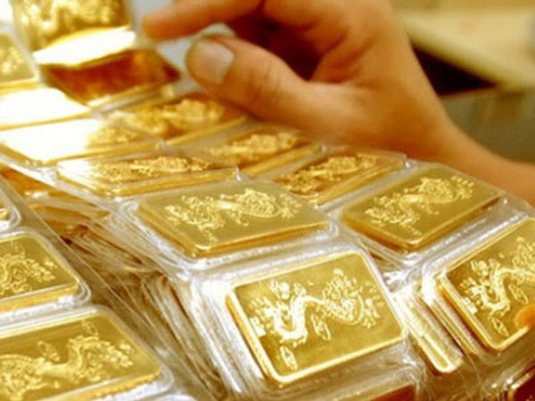 Giá vàng hôm nay 29/10, dòng tiền đảo chiều, vàng tụt giảm