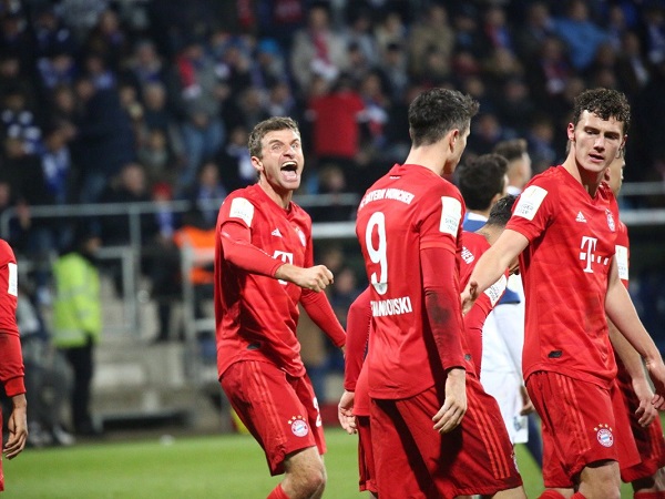 Bayern Munich vất vả hạ 10 cầu thủ Bochum ở cúp Quốc gia