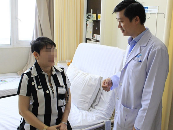 Người phụ nữ bị căn bệnh oái oăm, cứ chạm tay vào mặt là đau như... 'điện giật': Bác sĩ lý giải nguyên nhân ai nghe cũng sợ