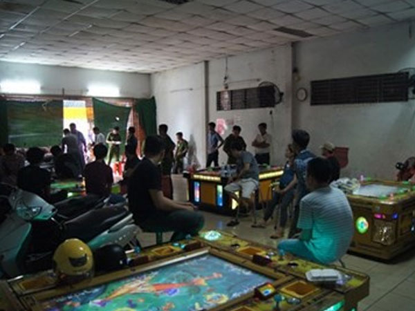Đồng loạt đột kích 5 ổ cờ bạc trá hình quán game do người Trung Quốc điều hành
