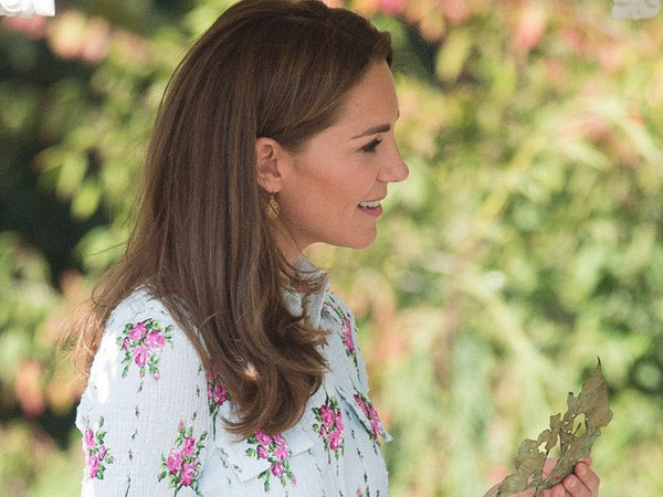 Diện váy ngàn đô nhưng Công nương Kate - Meghan chỉ đeo khuyên tai rẻ tiền: Tưởng là ngẫu hứng, ai ngờ có cả một sự tính toán đằng sau
