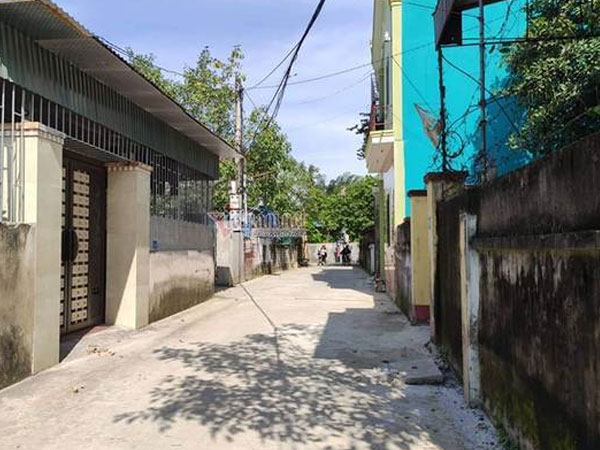 Thiếu nữ mất liên lạc khi đi Anh, môi giới trả lại bố mẹ 1 tỷ rồi biến mất