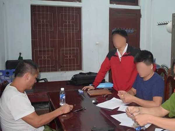 Mâu thuẫn gia đình, chồng đâm chết vợ trong đêm