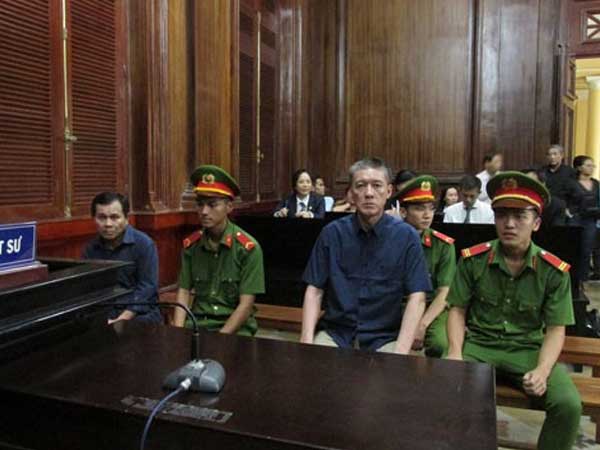 Vũ 'nhôm' thanh minh chuyện làm hộ chiếu Mỹ