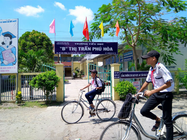 Sự thật về lá đơn xin cho con ở lại lớp 1 do... càng học càng 'dốt'