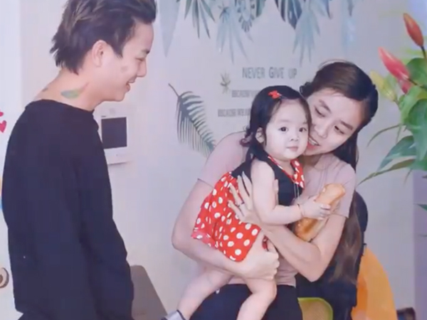 Bà xã Hoài Lâm chính thức công khai diện mạo con gái nhỏ xinh như thiên thần đúng ngày sinh nhật bé