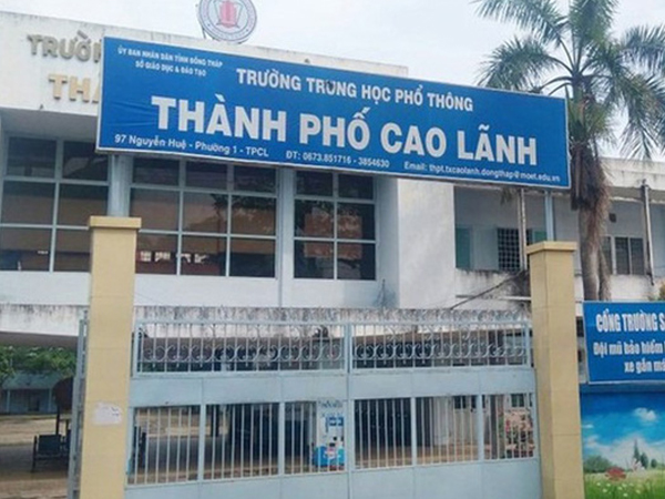 Cô giáo nhắn tin gợi ý thu tiền và đe doạ học sinh qua facebook bị kỷ luật