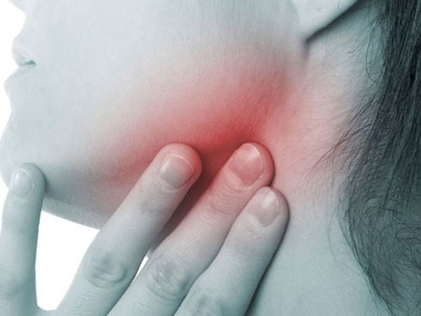 Đặt 3 ngón tay tại vị trí này trên cơ thể, bạn sẽ biết mình có nguy cơ mắc ung thư vòm họng hay không