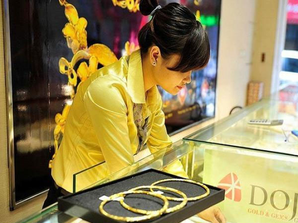 Giá vàng hôm nay 4/11, đầu tuần vững đà tăng