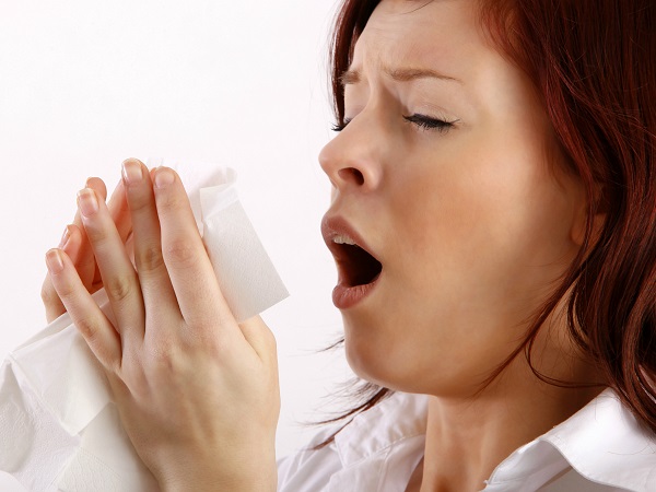Vì sao chúng ta không thể mở mắt khi hắt hơi?