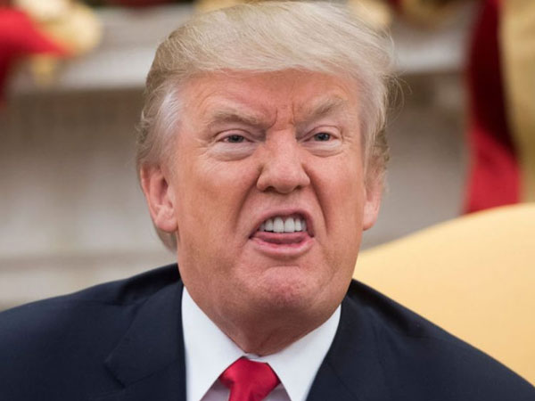 Ông Trump với hai 'khắc tinh' Washington Post và New York Times