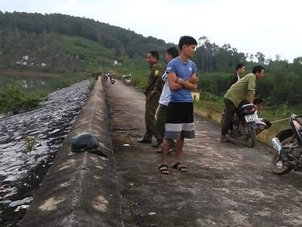 Vụ thi thể nữ sinh lớp 6 nổi trên đập nước: Bà nội thừa nhận giết cháu
