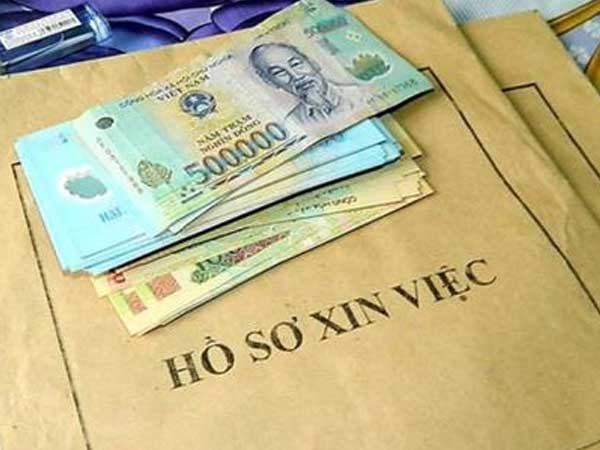 Hứa xin việc, chiếm đoạt hơn 1,8 tỷ đồng