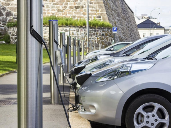 Công nghệ mới: Pin lithium giúp sạc nhanh ô tô điện trong 10 phút