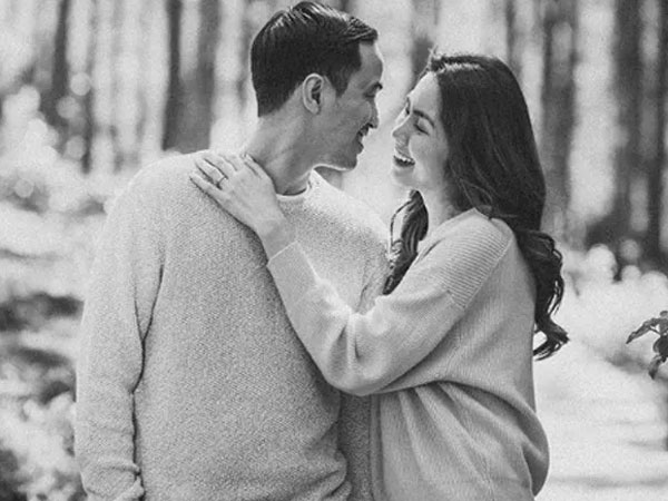 Chùm ảnh: Làm cô dâu 7 năm, Tăng Thanh Hà khoe chồng điển trai và 2 con xinh như thiên thần