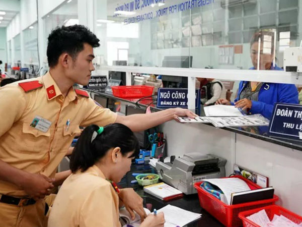 Sắp tới, người dân không cần xuất trình các loại giấy tờ khi đăng ký xe?
