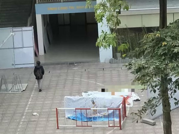 Đại học Kiến trúc nói gì về nam sinh rơi từ tầng 13 xuống đất va vào bạn học làm 2 người thương vong?