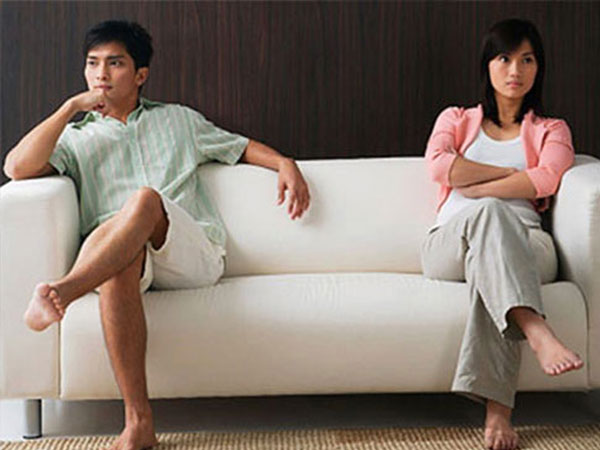 Phản đối chu cấp tiền hàng tháng, tôi bị bố chồng đuổi khỏi nhà