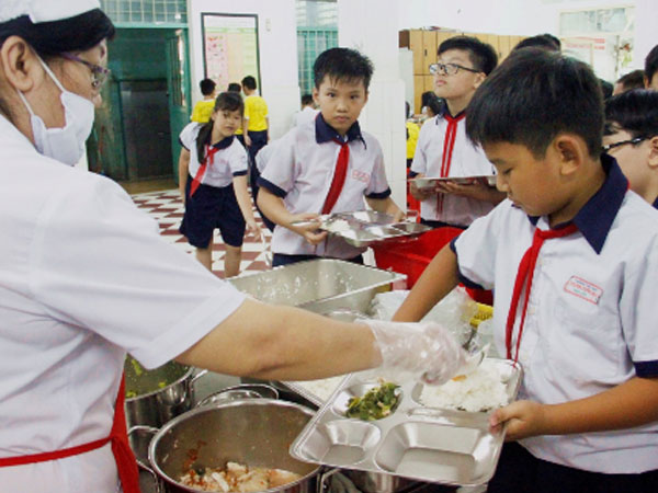 Nguồn gốc thực phẩm trong trường học khiến phụ huynh lo lắng