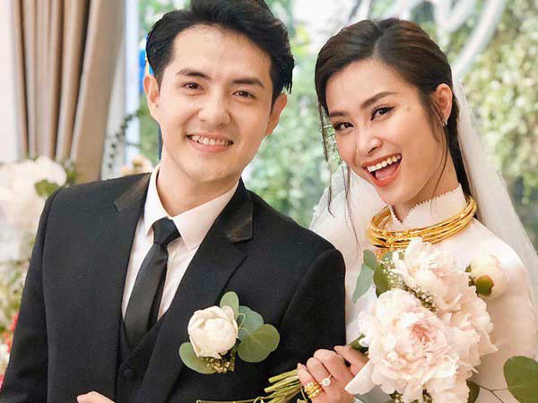 Đông Nhi và dàn sao nữ Việt xinh rạng ngời trong tà áo dài khi theo chàng về dinh